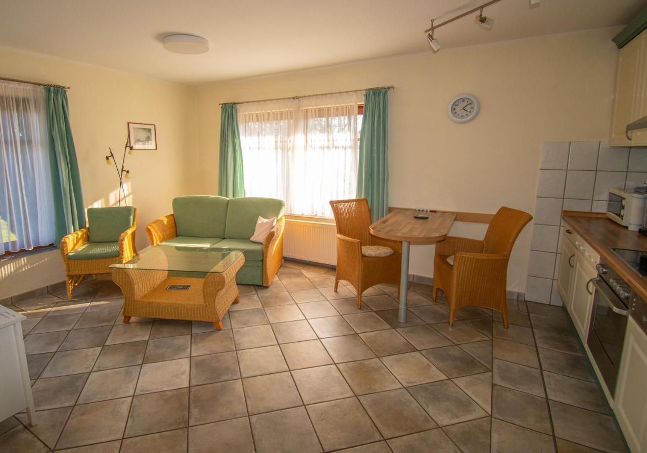 Inselhotel Kapitaen Tadsen / Amrum Небель Екстер'єр фото